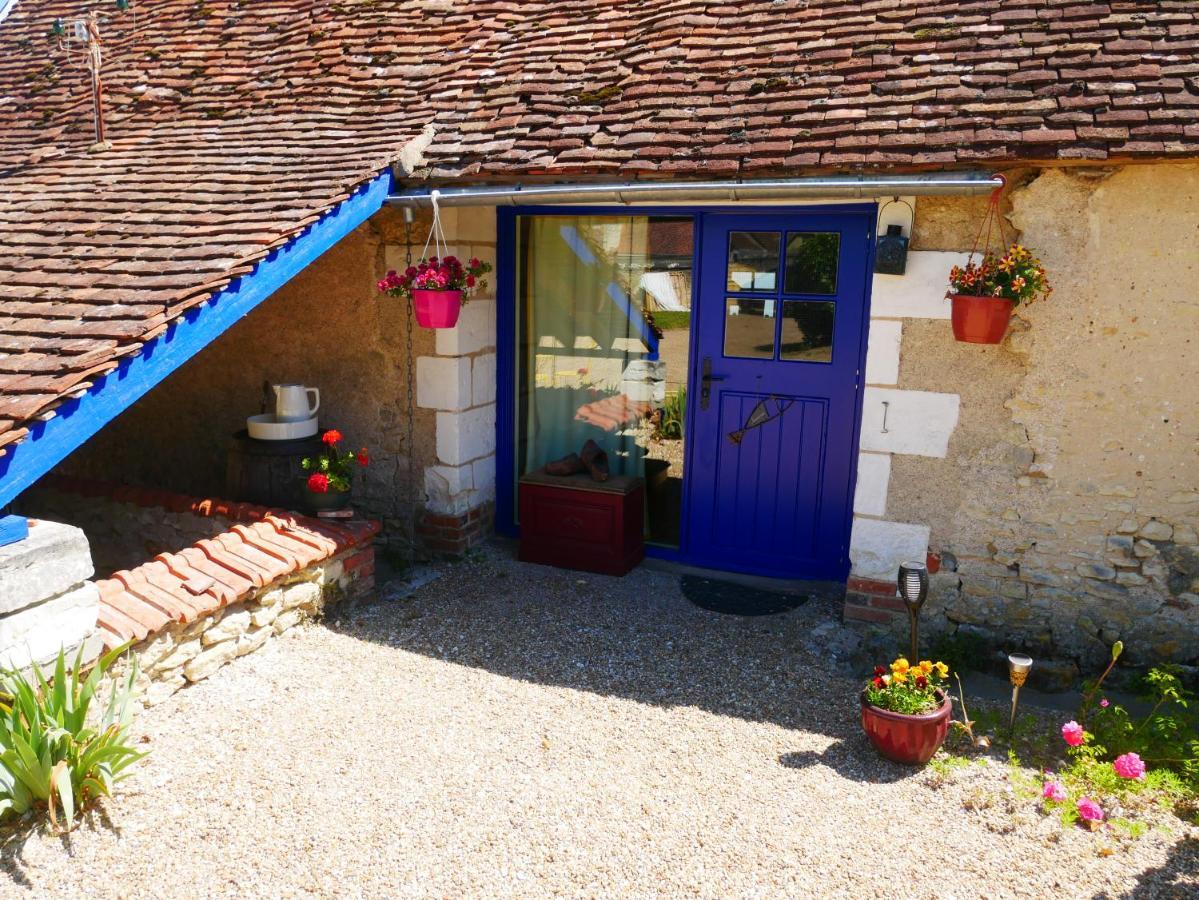 Au Coeur De La Cour Villa Saint-Georges-sur-Cher Exteriör bild